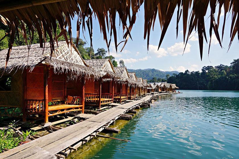 دریاچه مصنوعی چیو لان لیک؛ جاذبه ای متفاوت در تایلند