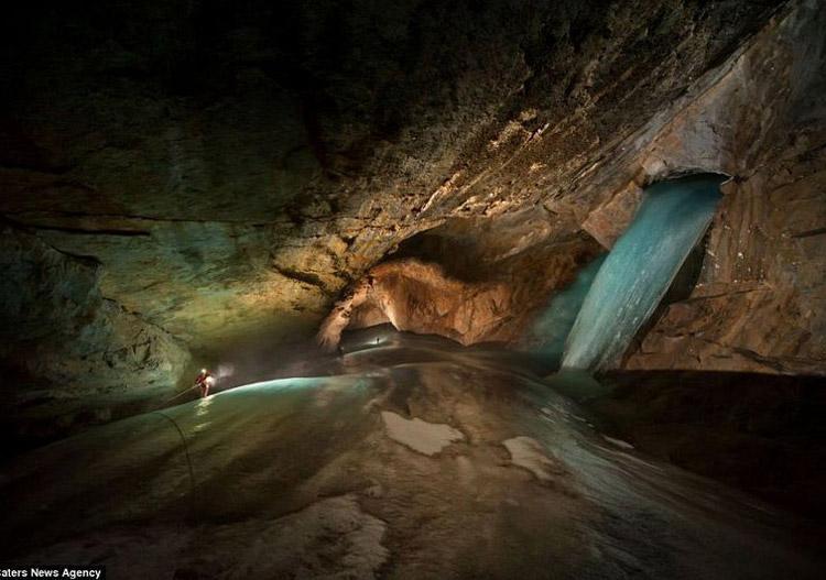 صدای طبیعت را از یک غار یخی در کانادا بشنوید