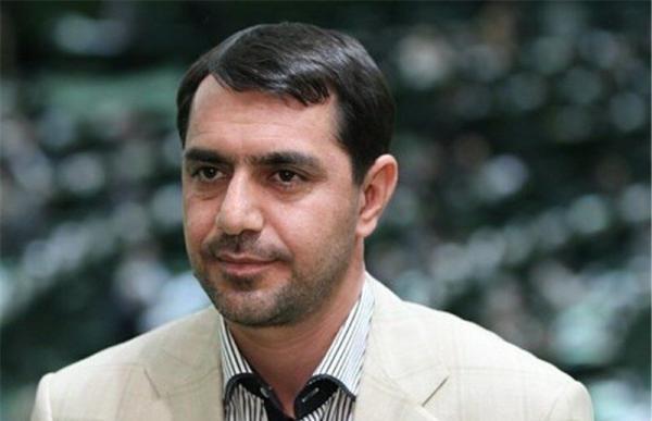 انتقاد عضو کمیسیون برنامه از عدم نظارت دولت روحانی بر ارز 4200 تومانی