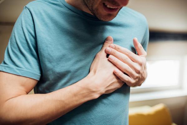 8 دردی که با حمله قلبی اشتباه می گیریم!