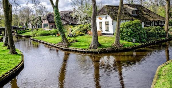 تجربه زندگی در بهشت قبل از مرگ سفر به دهکده Giethoorn هلند